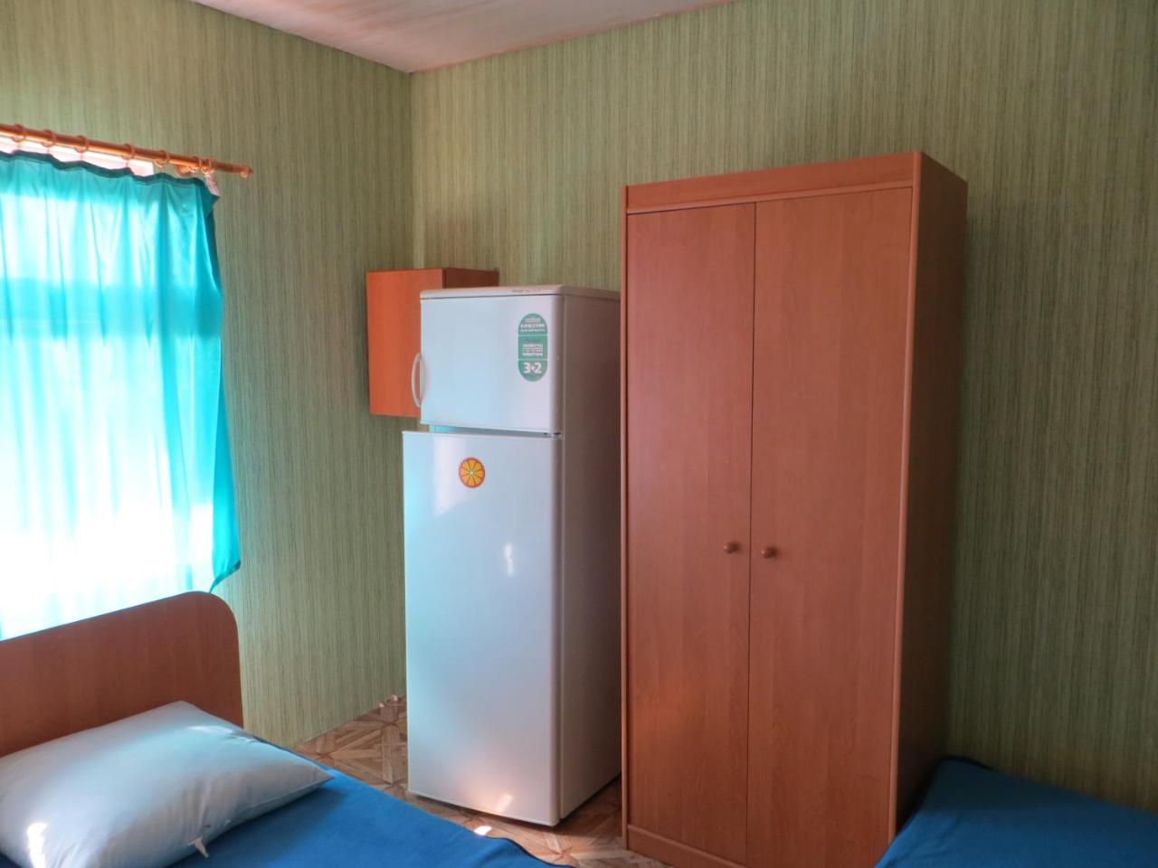 Monte Karlo Hotell Zaliznyi Port Exteriör bild